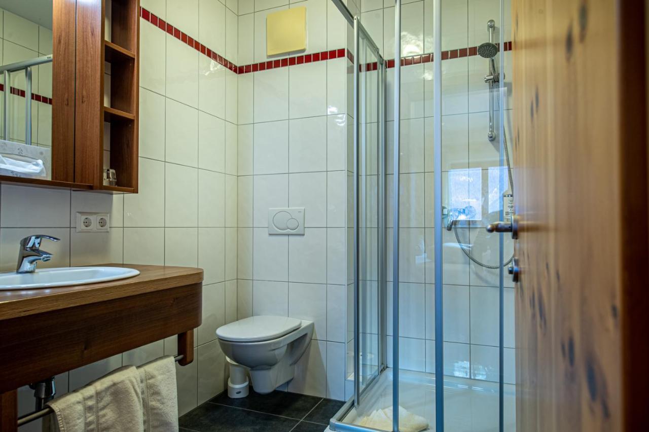 Hotel Raunig บาด ไคลน์เคิร์ชไฮม์ ภายนอก รูปภาพ