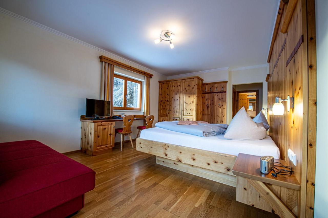 Hotel Raunig บาด ไคลน์เคิร์ชไฮม์ ภายนอก รูปภาพ