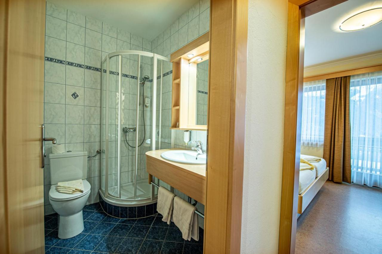 Hotel Raunig บาด ไคลน์เคิร์ชไฮม์ ภายนอก รูปภาพ